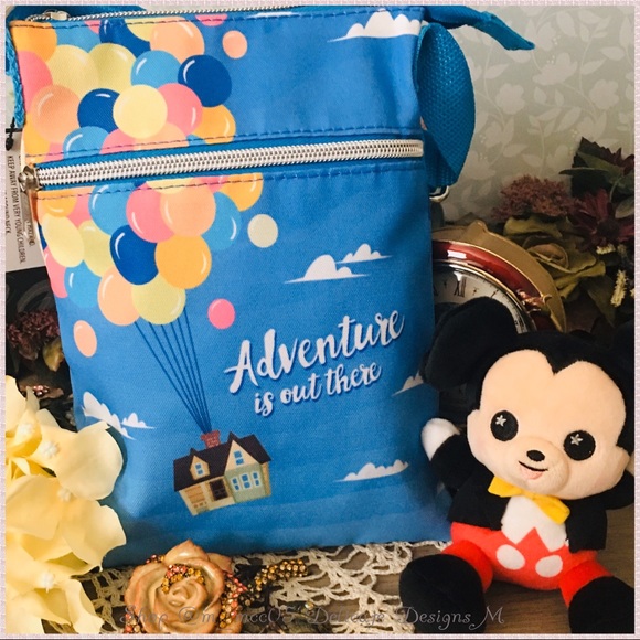 Loungefly Handbags - Loungefly Disney Up Balloon Passport Crossbody